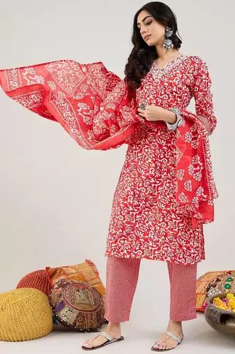 Floral Printed Thread Work Straight Kurta with Trousers & Dupatta