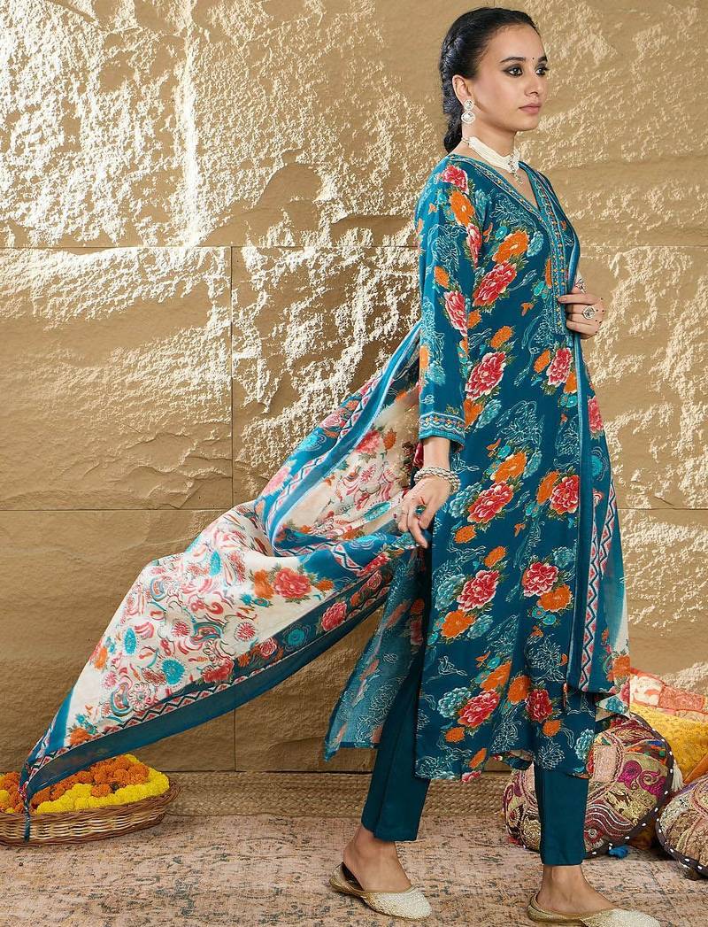 Women Floral Printed Regular Mirror Work Kurta with Trousers & With Dupatta