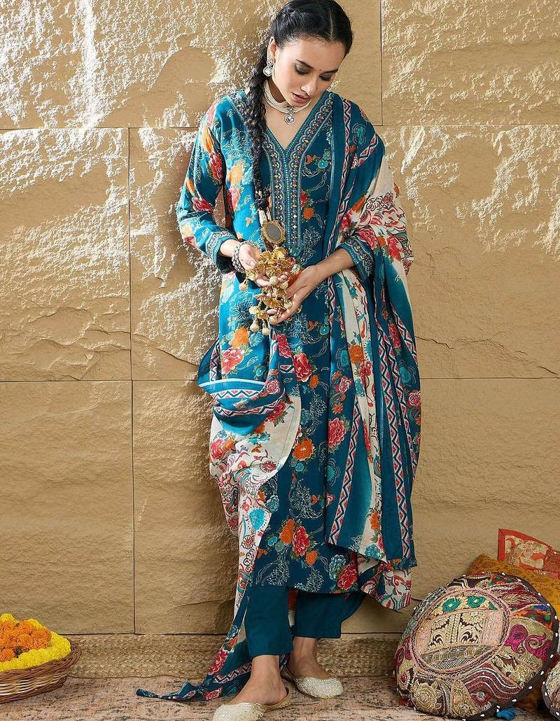 Women Floral Printed Regular Mirror Work Kurta with Trousers & With Dupatta
