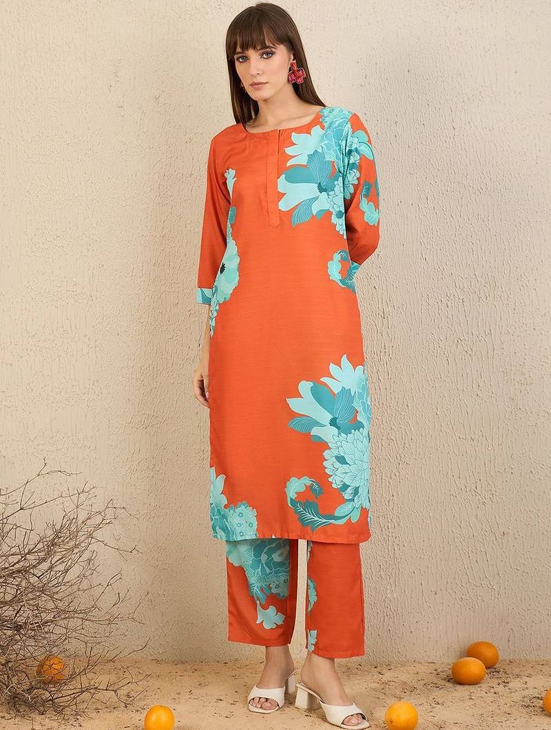 Floral Printed Straight Kurta With Trousers