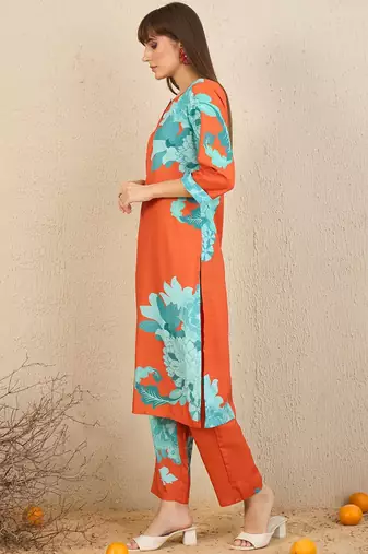 Floral Printed Straight Kurta With Trousers