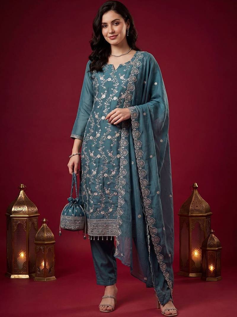 Women Floral Embroidered Regular Thread Work Kurta with Trousers & With Dupatta