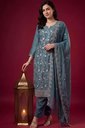Women Floral Embroidered Regular Thread Work Kurta with Trousers & With Dupatta