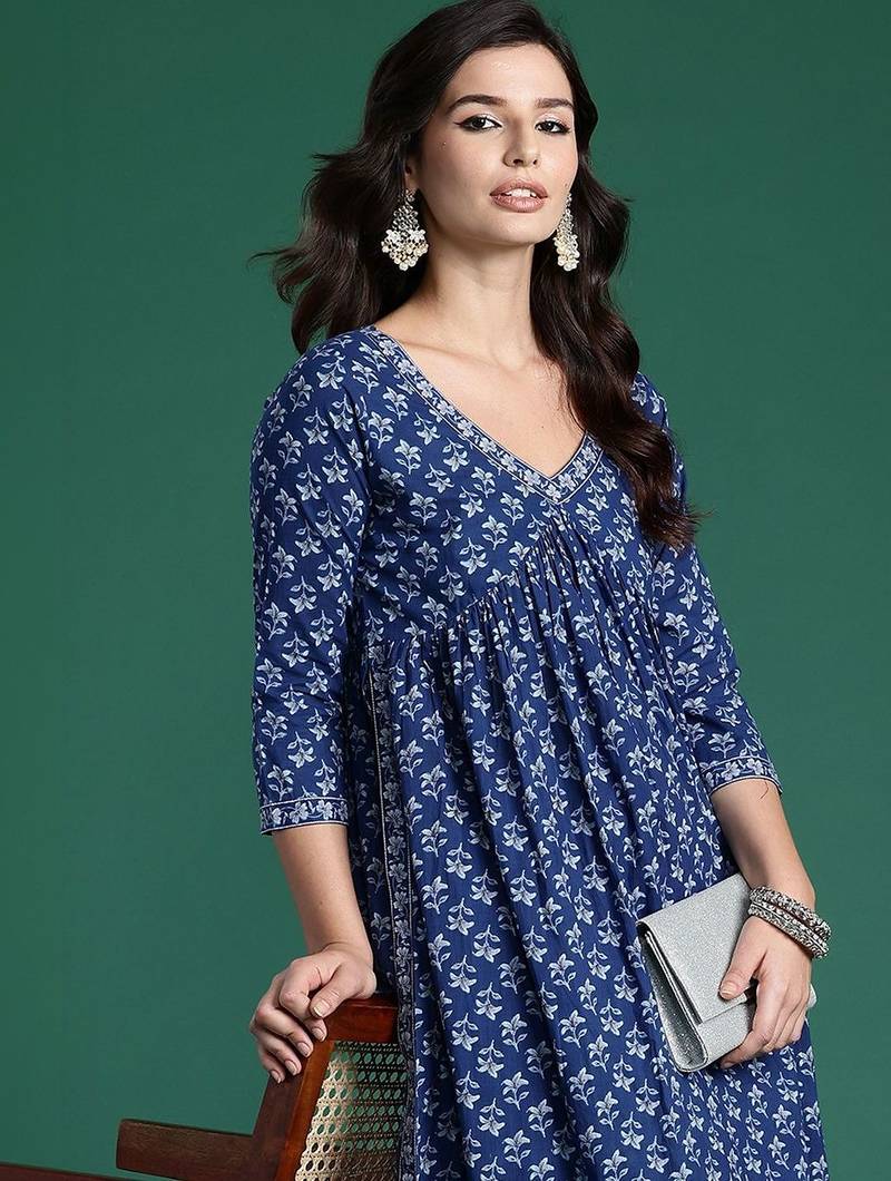 Women Floral Printed Empire Pure Cotton Kurta with Trousers