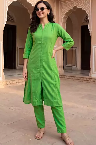 Women Regular Thread Work Kurta with Trousers