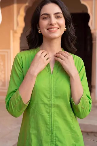 Women Regular Thread Work Kurta with Trousers