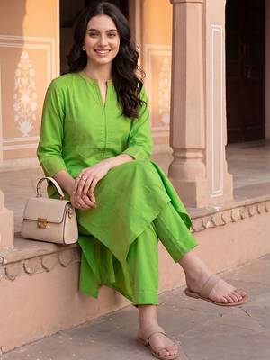 Women Regular Thread Work Kurta with Trousers 5