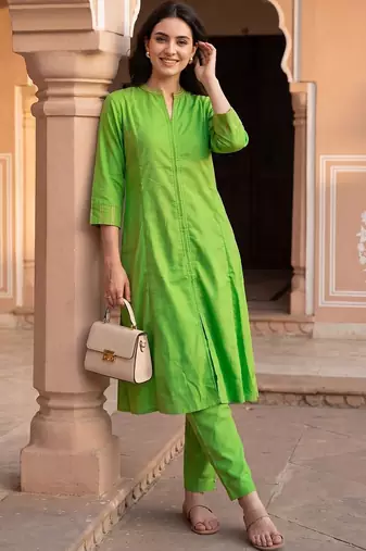 Women Regular Thread Work Kurta with Trousers