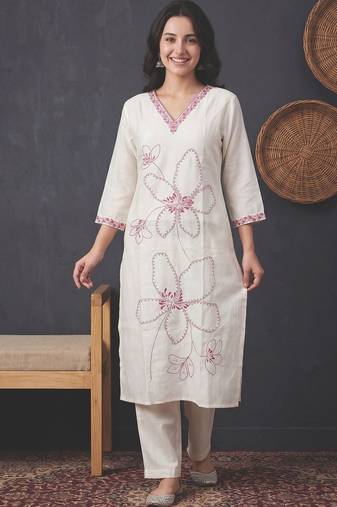 Women Floral Embroidered Regular Thread Work Kurta with Trousers