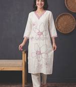 Women Floral Embroidered Regular Thread Work Kurta with Trousers