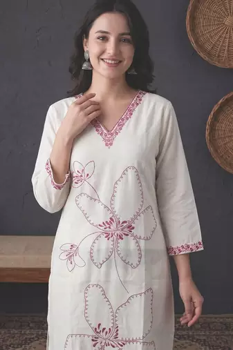 Women Floral Embroidered Regular Thread Work Kurta with Trousers