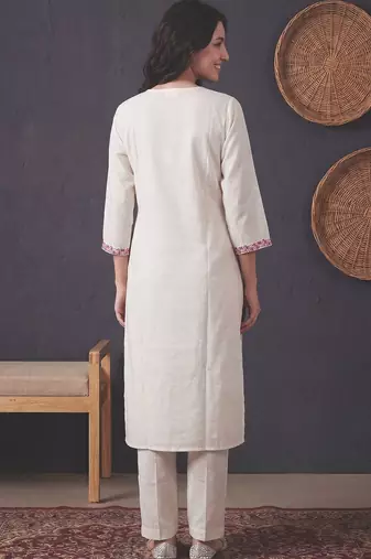 Women Floral Embroidered Regular Thread Work Kurta with Trousers