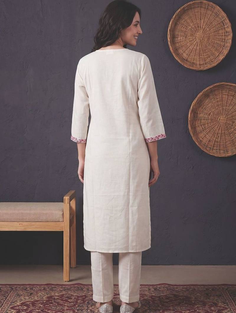 Women Floral Embroidered Regular Thread Work Kurta with Trousers