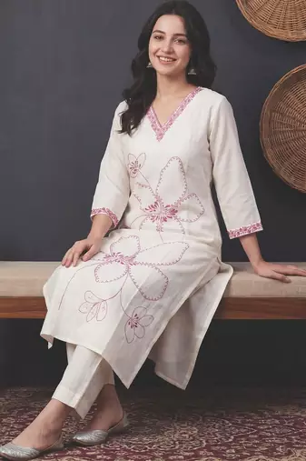 Women Floral Embroidered Regular Thread Work Kurta with Trousers