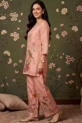 Women Floral Embroidered Regular Thread Work Linen Kurta with Trousers