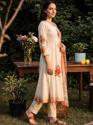 Women Floral Printed Regular Thread Work Pure Cotton Kurta with Trousers & With Dupatta 3