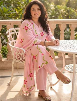 Plus Size Pink Printed Straight Kurta Trousers With Dupatta Set 1