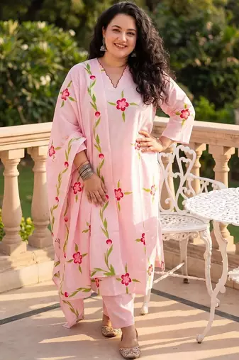 Plus Size Pink Printed Straight Kurta Trousers With Dupatta Set