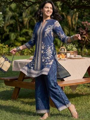 Women Bandhani Embroidered Regular Thread Work Kurta with Trousers 4