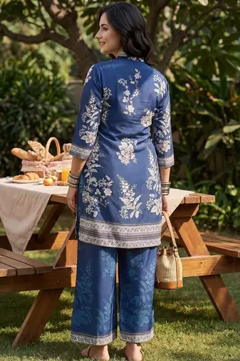 Women Bandhani Embroidered Regular Thread Work Kurta with Trousers