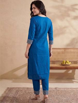 Women Ethnic Motifs Embroidered Regular Thread Work Kurta with Trousers 4