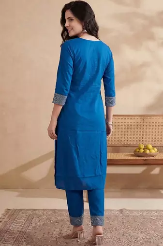Women Ethnic Motifs Embroidered Regular Thread Work Kurta with Trousers