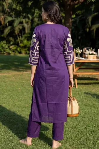 Women Embroidered Pleated Thread Work Pure Cotton Kurta with Trousers