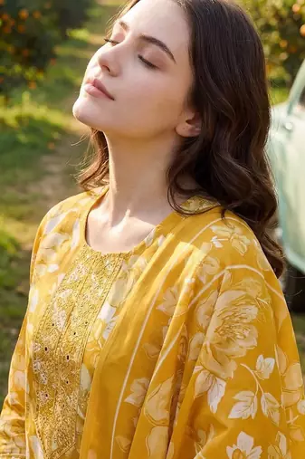 Women Floral Printed Regular Mirror Work Kurta with Trousers & With Dupatta