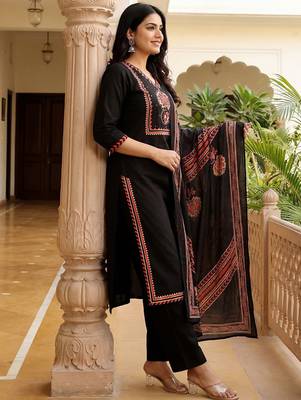 Women Ethnic Motifs Printed Regular Mirror Work Pure Cotton Kurta with Trousers & With Dupatta 4