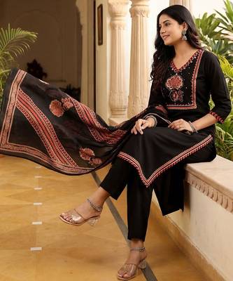 Women Ethnic Motifs Printed Regular Mirror Work Pure Cotton Kurta with Trousers & With Dupatta 6