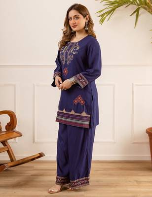 Women Ethnic Motifs Embroidered Regular Beads and Stones Kurta with Palazzos 1