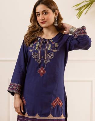 Women Ethnic Motifs Embroidered Regular Beads and Stones Kurta with Palazzos 3