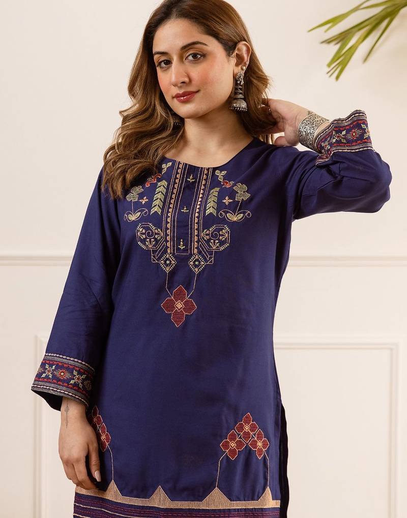Women Ethnic Motifs Embroidered Regular Beads and Stones Kurta with Palazzos