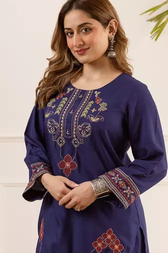 Women Ethnic Motifs Embroidered Regular Beads and Stones Kurta with Palazzos