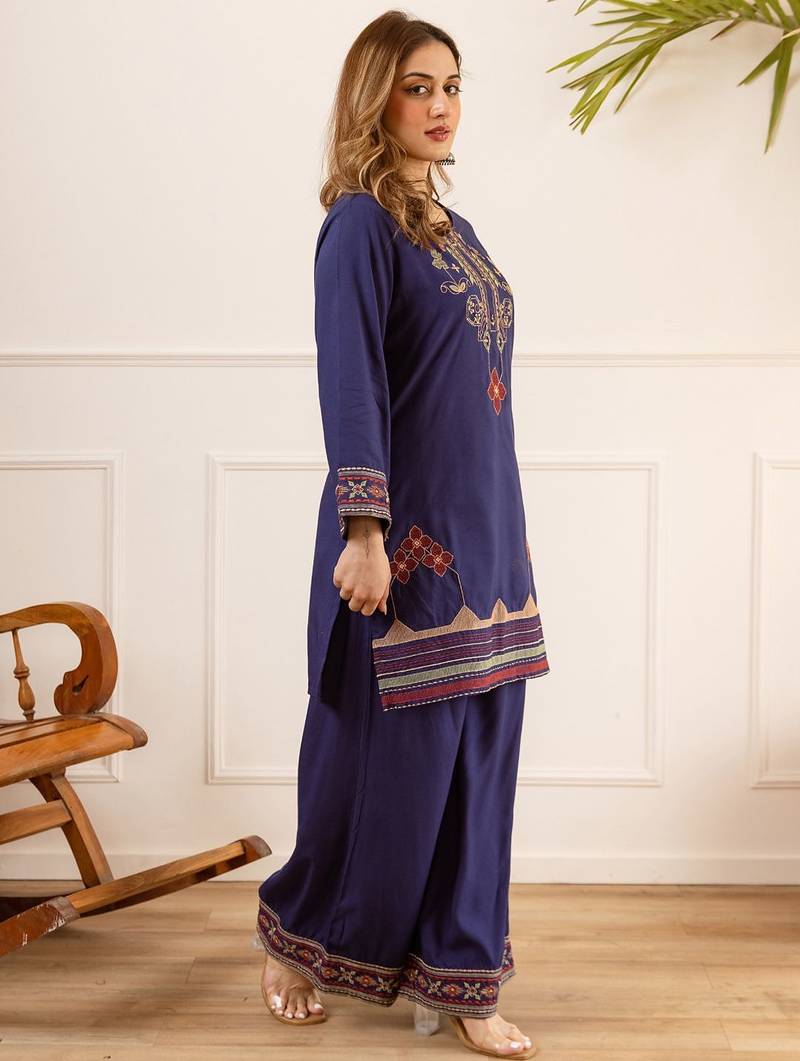 Women Ethnic Motifs Embroidered Regular Beads and Stones Kurta with Palazzos