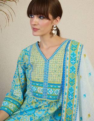 Women Floral Printed Regular Mirror Work Pure Cotton Kurta with Trousers & With Dupatta 3