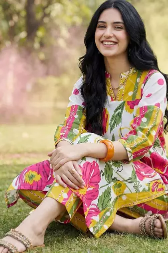 Women Floral Printed Regular Pure Cotton Kurta with Trousers