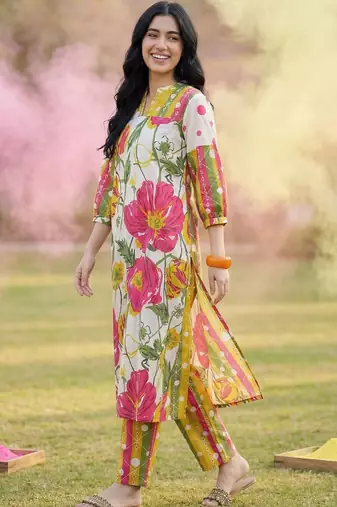 Women Floral Printed Regular Pure Cotton Kurta with Trousers