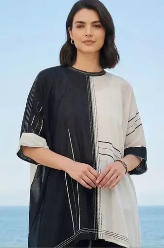 Women Colourblocked Regular Kurti with Trousers