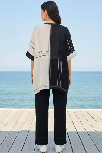 Women Colourblocked Regular Kurti with Trousers