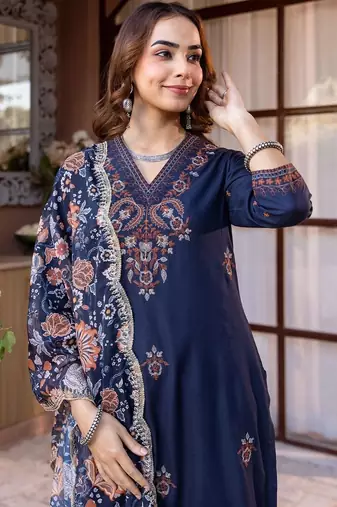 Women Ethnic Motifs Embroidered Regular Thread Work Kurta with Trousers & With Dupatta