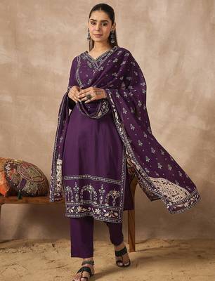 Women Ethnic Motifs Printed Angrakha Pure Cotton Kurta with Trousers & With Dupatta 2