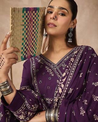 Women Ethnic Motifs Printed Angrakha Pure Cotton Kurta with Trousers & With Dupatta 4