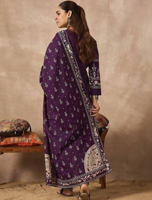 Women Ethnic Motifs Printed Angrakha Pure Cotton Kurta with Trousers & With Dupatta 7