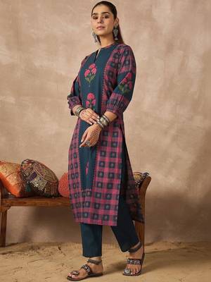 Women Floral Printed Regular Pure Cotton Kurta with Trousers 1