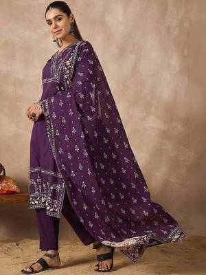 Women Ethnic Motifs Printed Angrakha Thread Work Pure Cotton Kurta with Trousers & With Dupatta 1