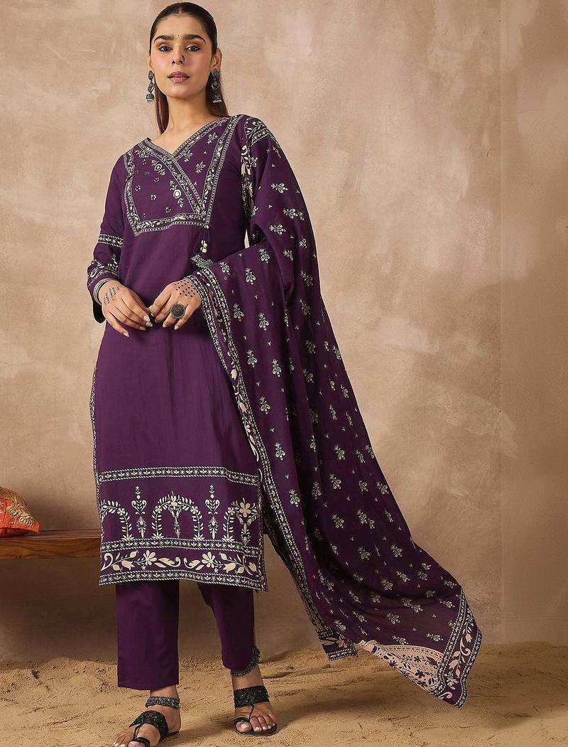 Women Ethnic Motifs Printed Angrakha Thread Work Pure Cotton Kurta with Trousers & With Dupatta
