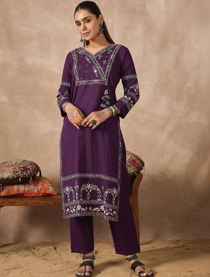 Women Ethnic Motifs Printed Angrakha Thread Work Pure Cotton Kurta with Trousers & With Dupatta 3
