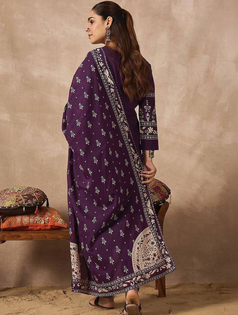 Women Ethnic Motifs Printed Angrakha Thread Work Pure Cotton Kurta with Trousers & With Dupatta