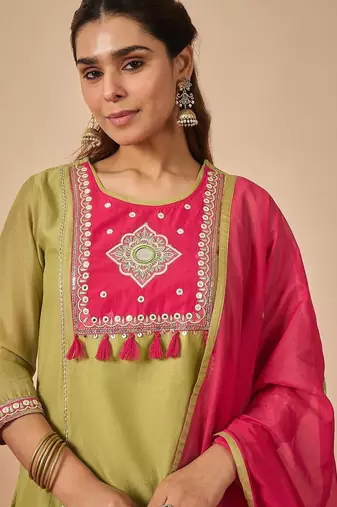 Women Ethnic Motifs Embroidered Regular Mirror Work Kurta with Trousers & With Dupatta
